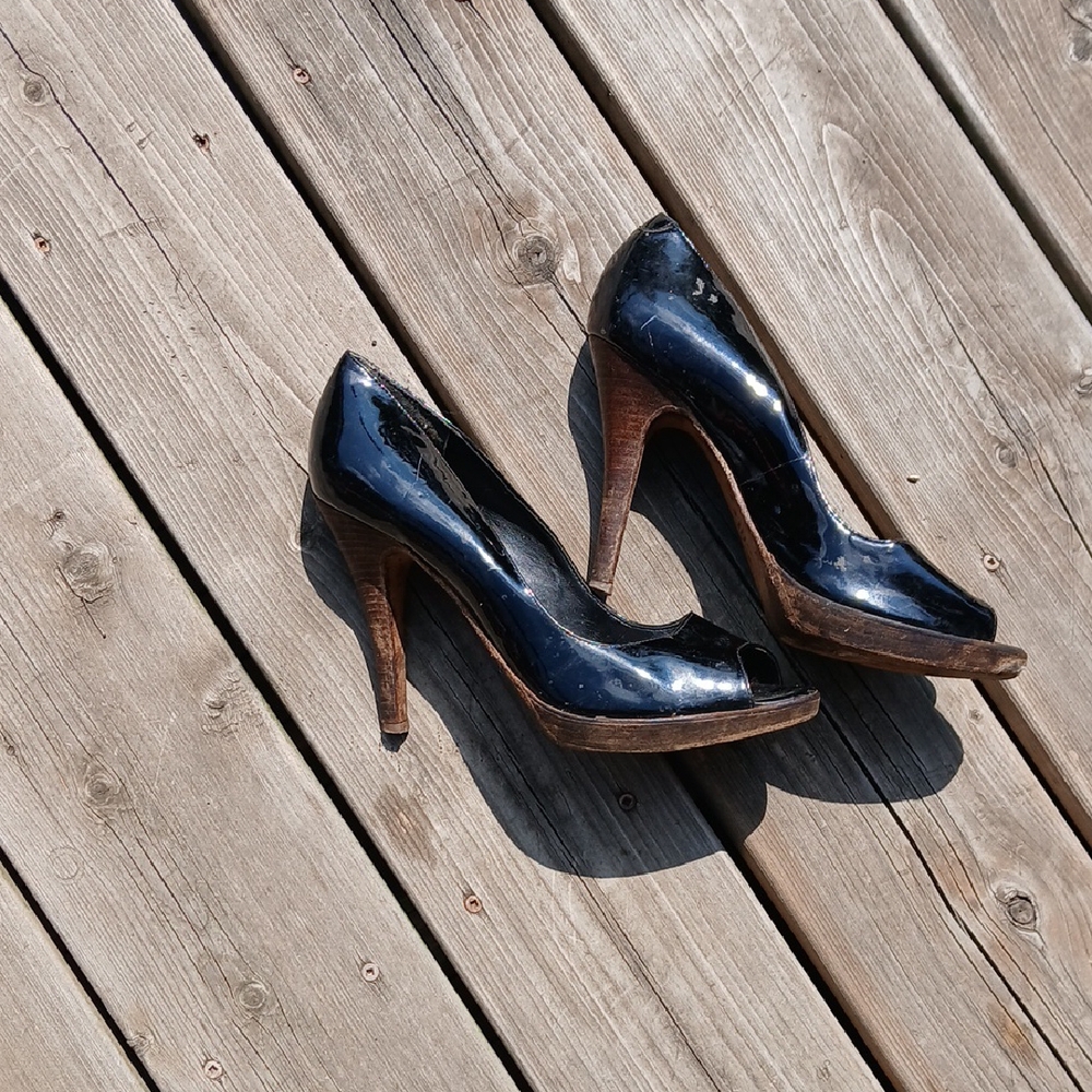 💙Aldo Black Peep-Toe Heels